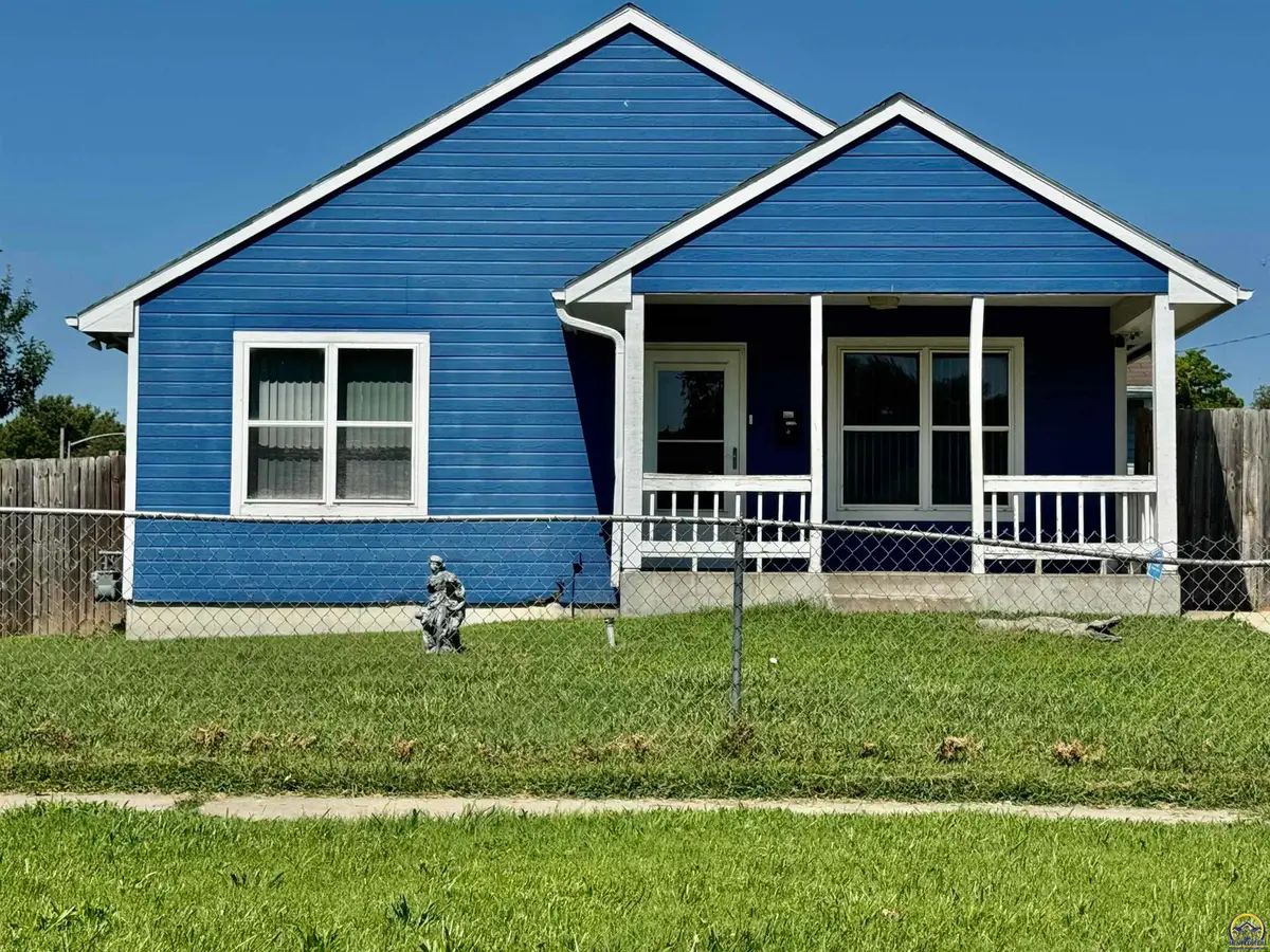 1237 SW Lincoln St, Topeka, KS 66610 - #1