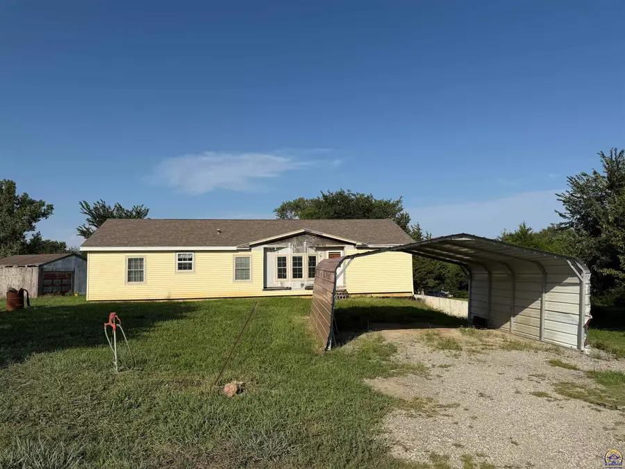 6936 Butler Rd, Meriden, KS 66512 - #2