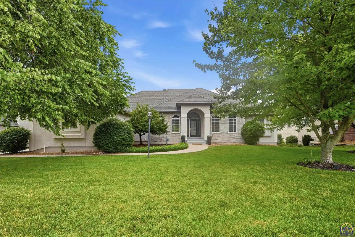 4226 SW Clarion Lakes Dr, Topeka, KS 66610 - #1
