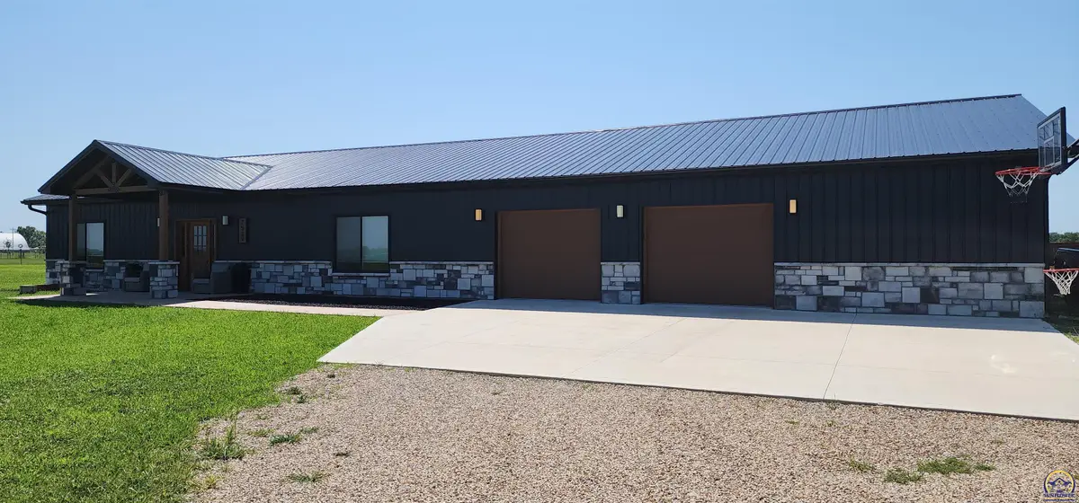 7539 SE Berryton Rd, Berryton, KS 66409 - #1