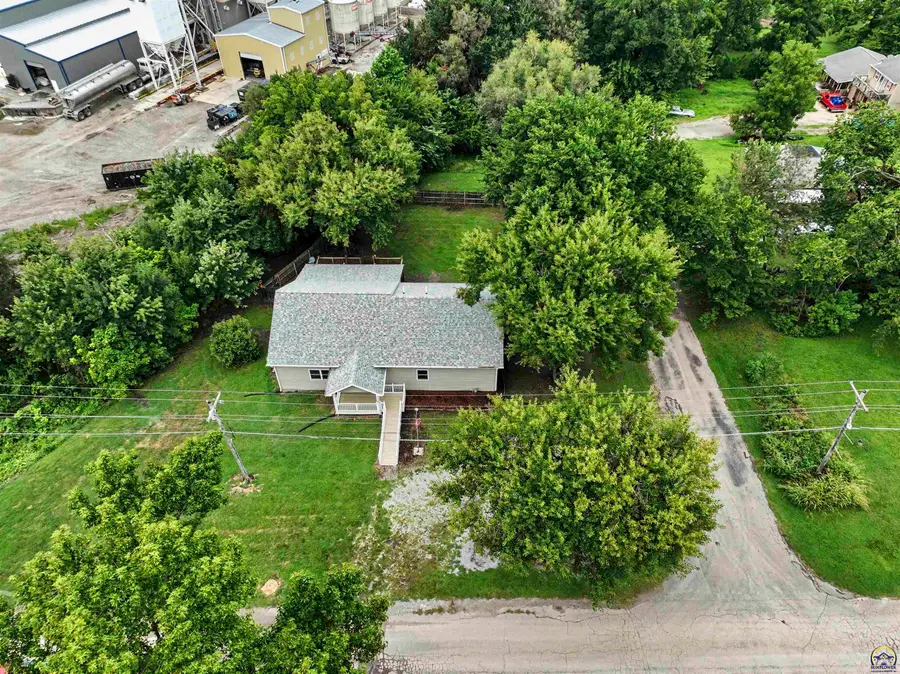 503 Indiana Ave, Holton, KS 66436 - #2