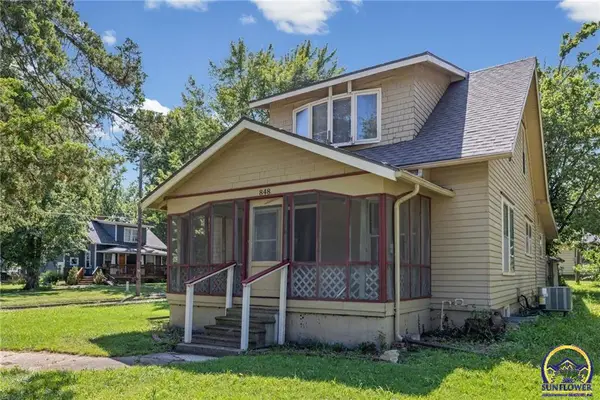 848 Tremont Ave, Ottawa, KS 66067-2733