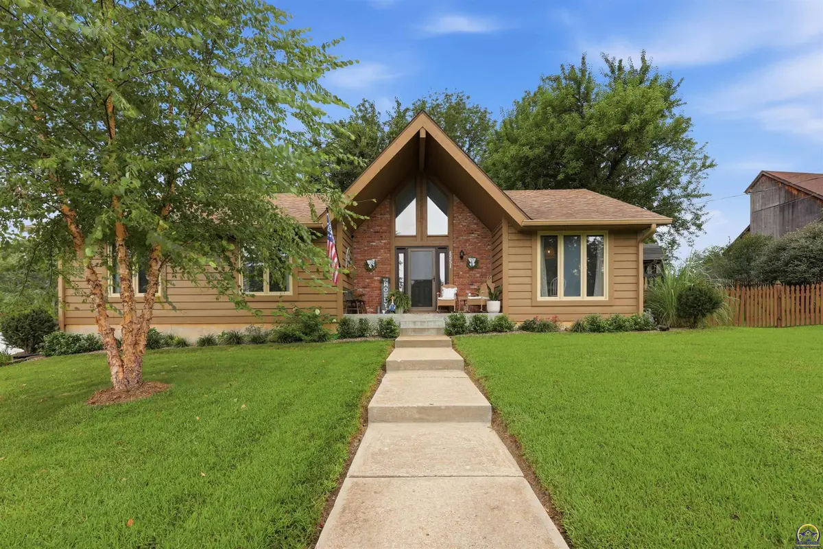 4551 SE 25th Ter, Topeka, KS 66605 - #1
