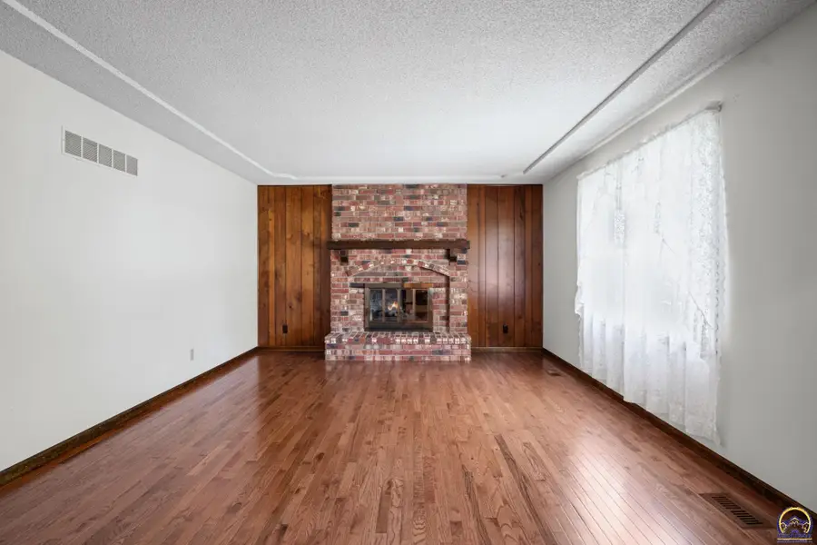 5930 SW 23rd Ter, Topeka, KS 66614 - #2