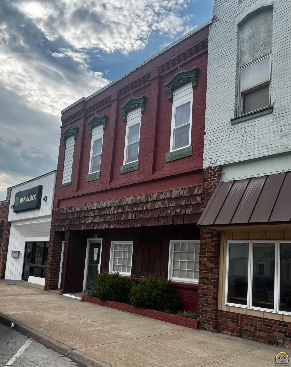 516 Market, Osage City, KS 66523 - #1