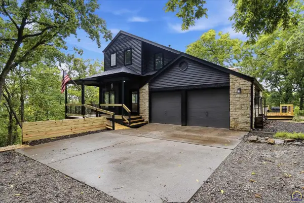 8237 SE 2nd St, Tecumseh, KS 66542