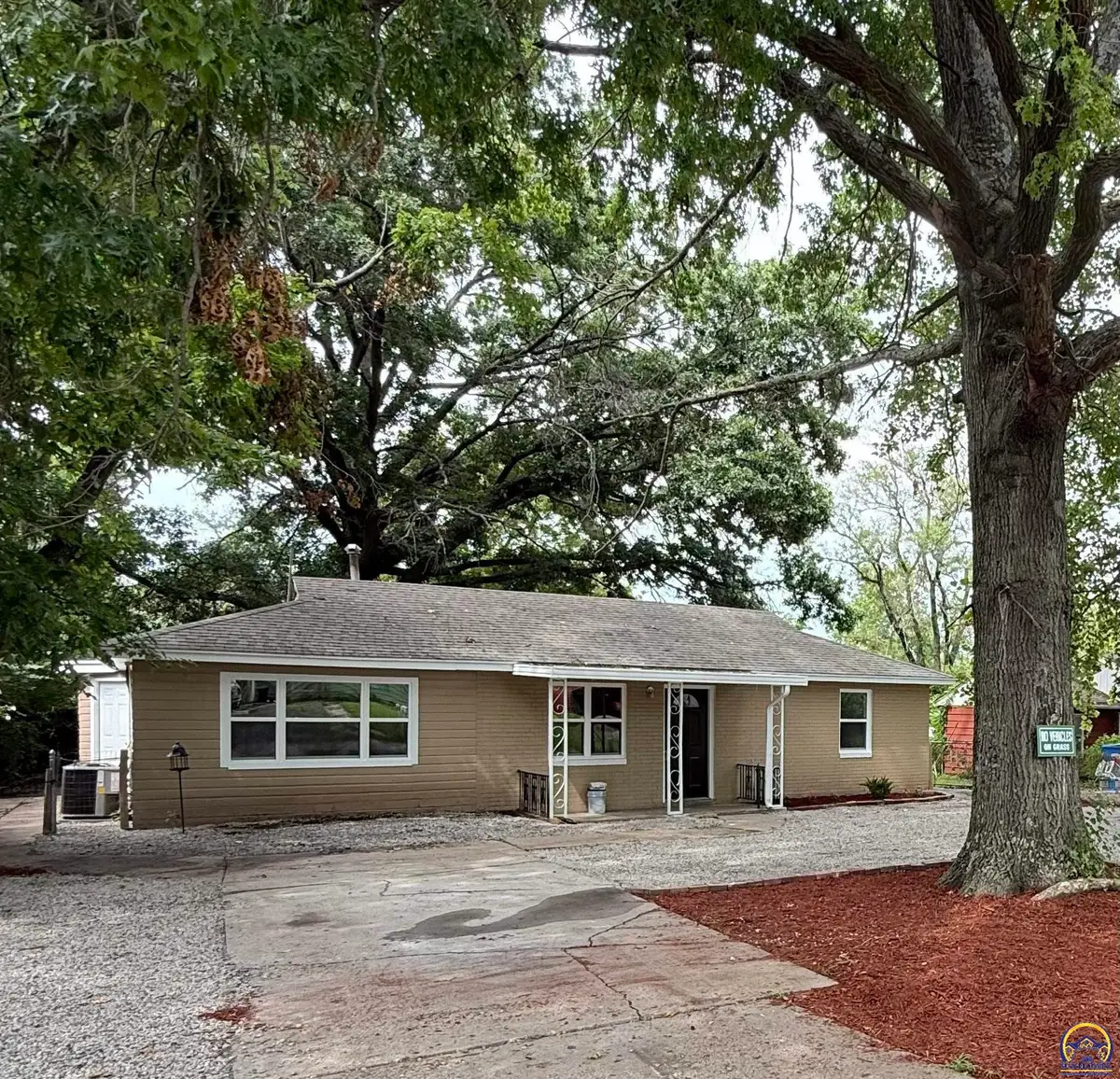 210 Sanneman Dr, Topeka, KS 66609 - #1