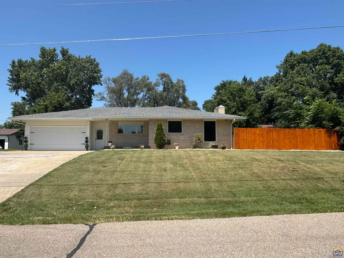 506 Atchison St, Oskaloosa, KS 66066 - #1