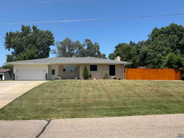 506 Atchison St, Oskaloosa, KS 66066