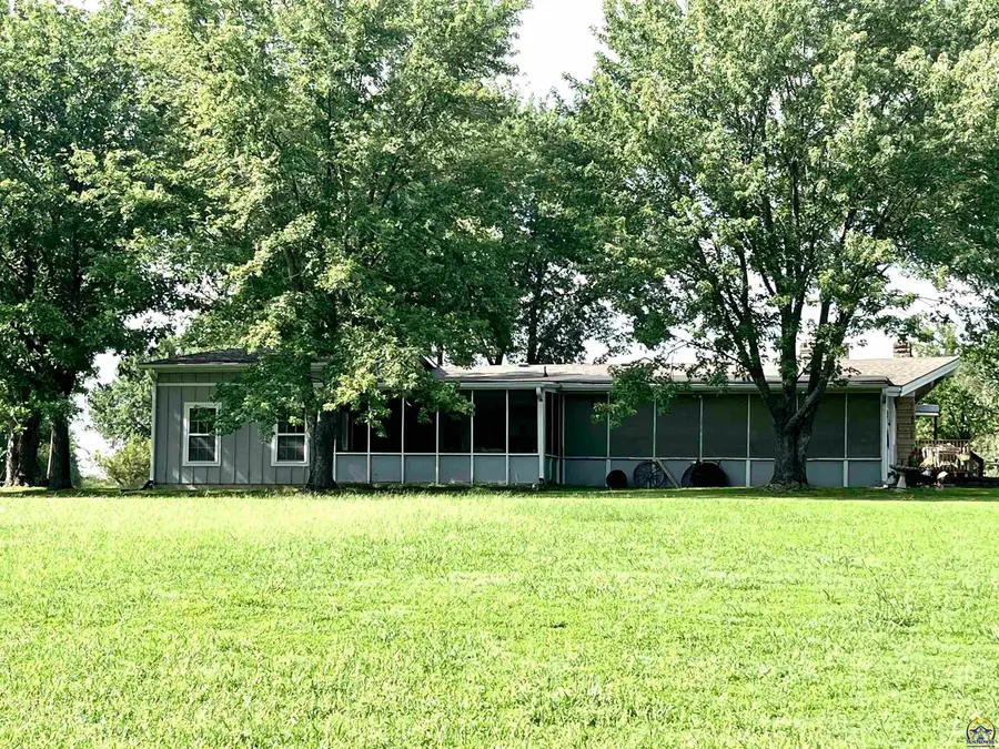 21261 N Sail A Way Dr, Overbrook, KS 66524 - #2