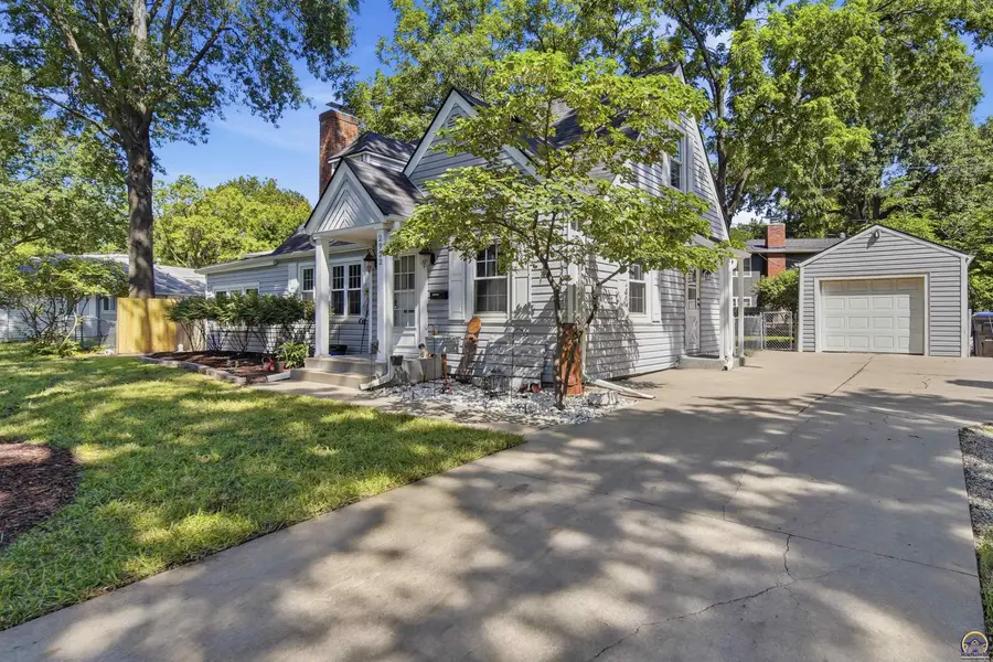 2922 SW 20th St, Topeka, KS 66604 - #2