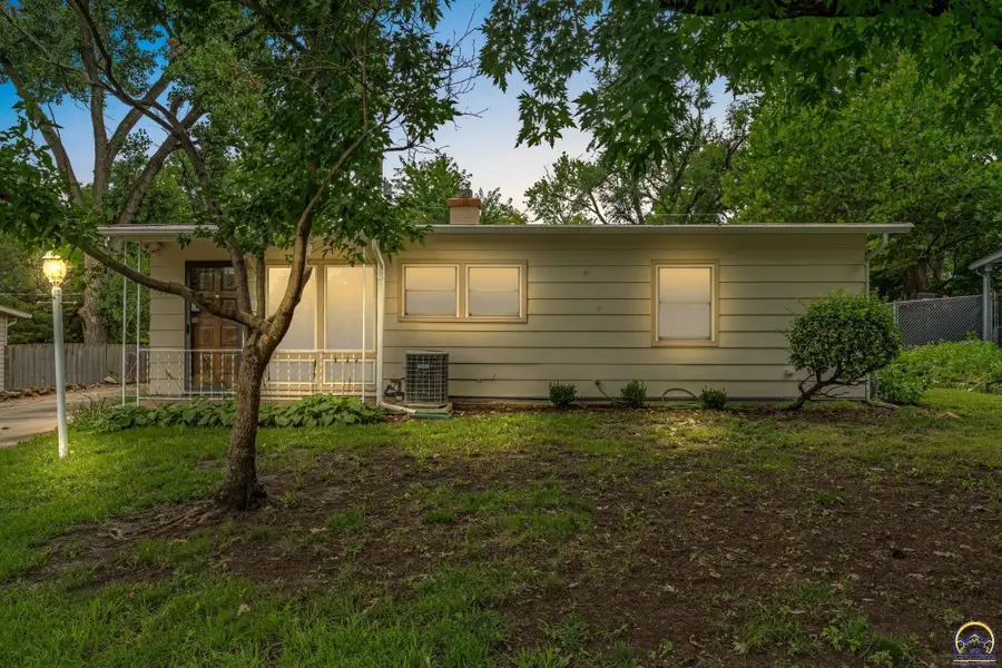 915 SW 31st Ter, Topeka, KS 66611 - #3