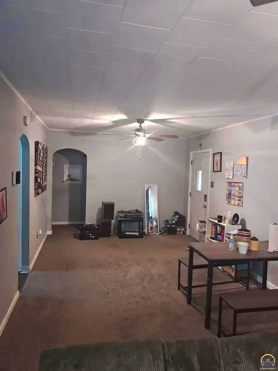 609 SW Randolph Ave, Topeka, KS 66604 - #3