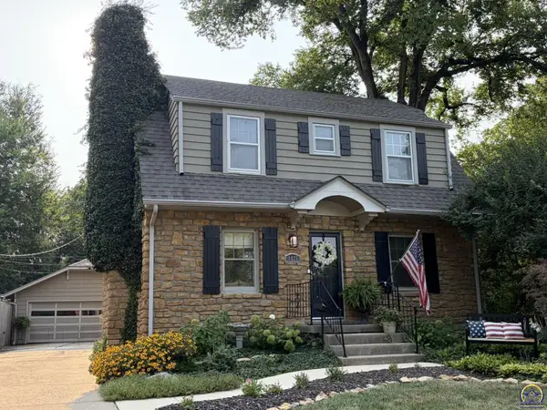 1425 SW Collins Ave, Topeka, KS 66604