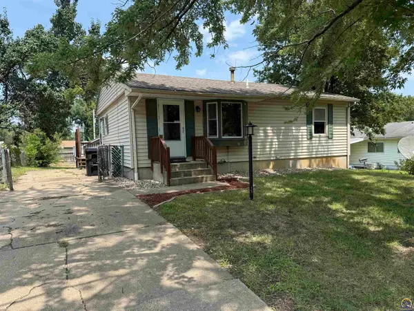 3504 SE 9th St, Topeka, KS 66607