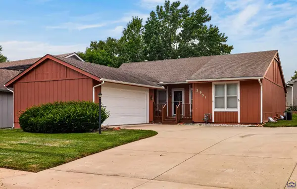 2931 SW Arrowhead Rd, Topeka, KS 66614
