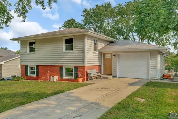 5108 SW 33rd St, Topeka, KS 66614
