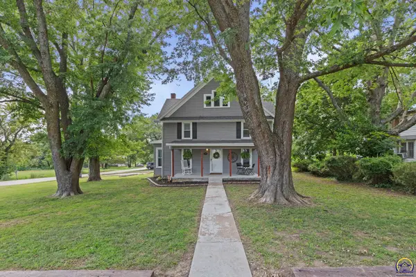906 Jefferson St, Lyndon, KS 66451