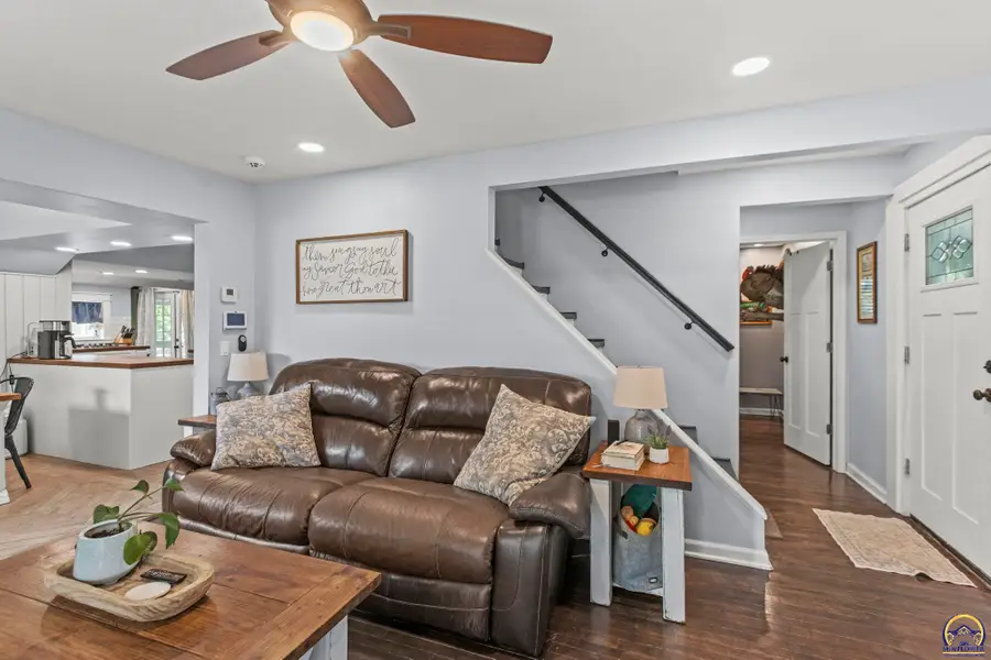906 Jefferson St, Lyndon, KS 66451 - #3