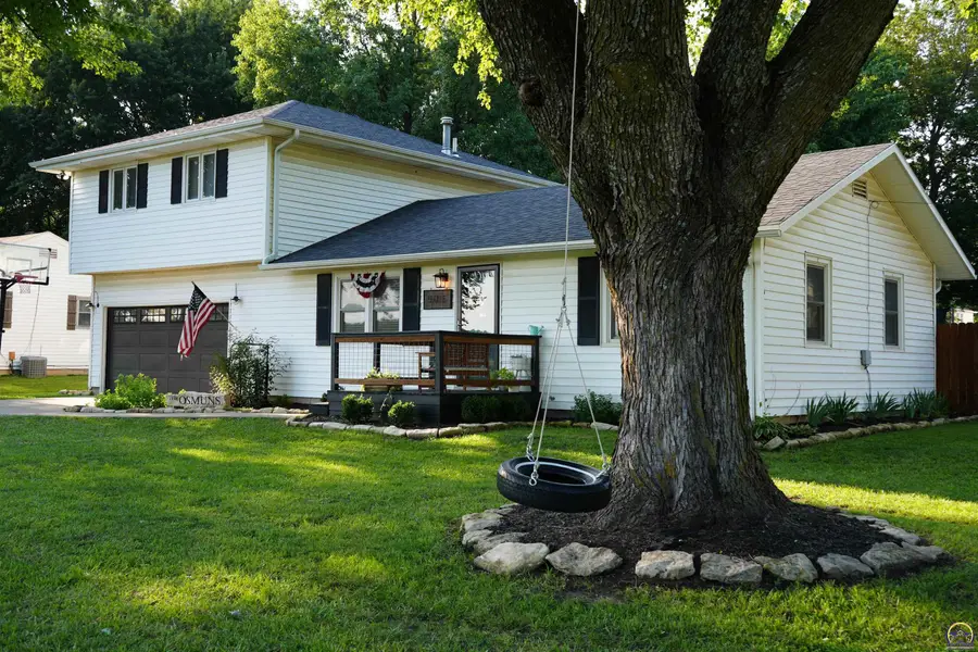 505 Mill St, Circleville, KS 66416 - #3