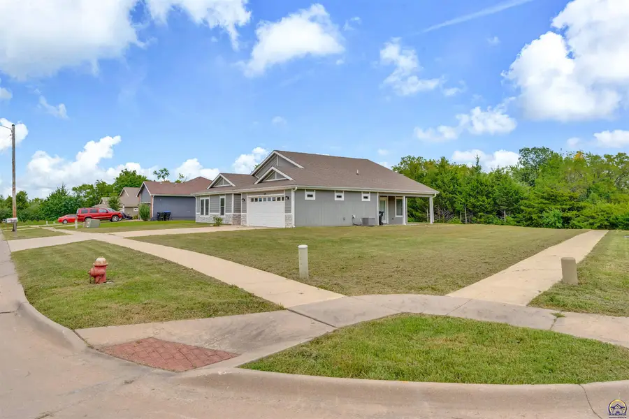 3306 SE Long St, Topeka, KS 66605 - #3