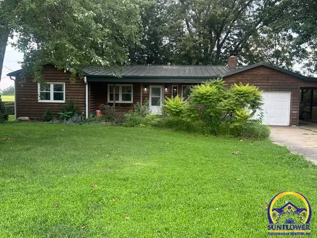 307 Westview Rd, McLouth, KS 66054 - #1