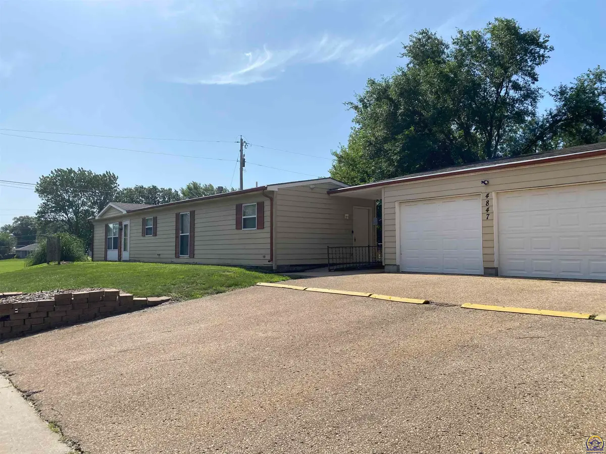 4847 SW 29th St, Topeka, KS 66614 - #1