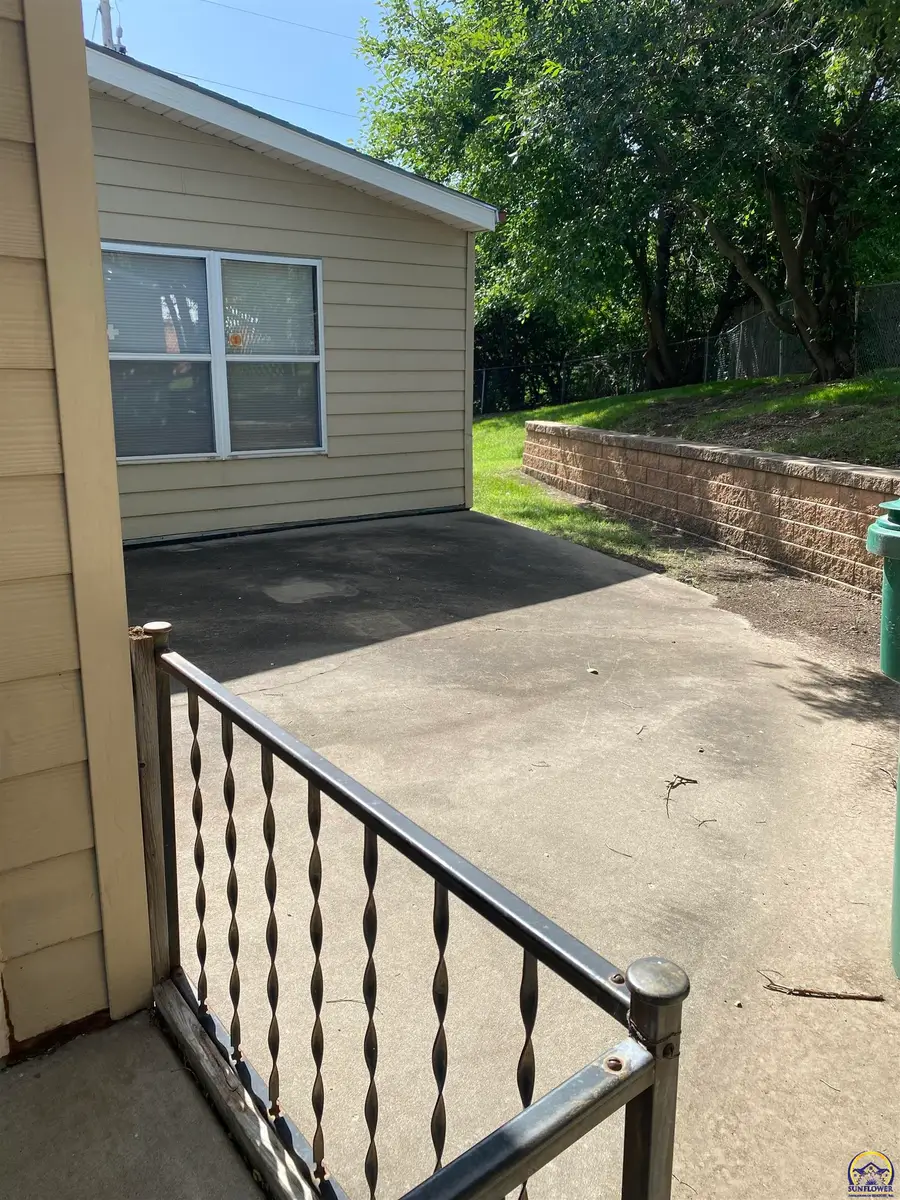 4847 SW 29th St, Topeka, KS 66614 - #2