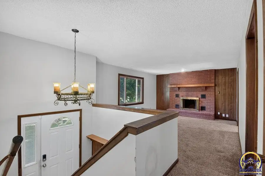 672 High View Rd, Meriden, KS 66512 - #2