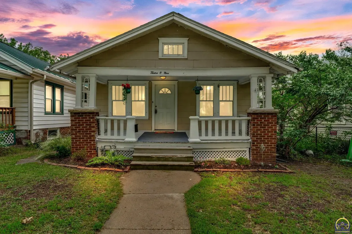 1209 SW Woodward Ave, Topeka, KS 66604 - #1