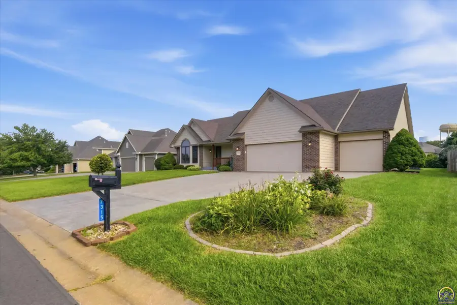 7315 SW Ambassador Pl, Topeka, KS 66610 - #2