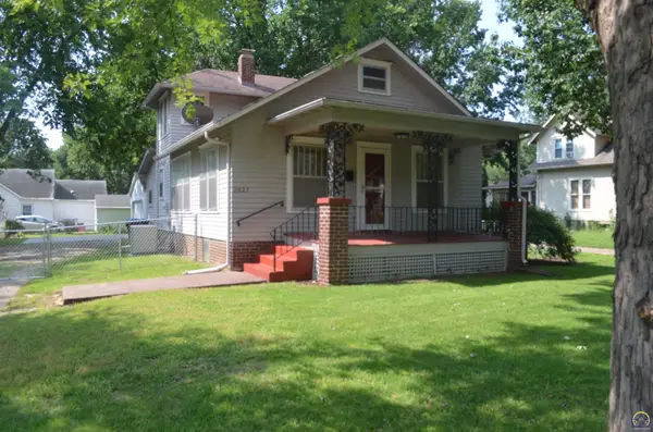 2823 SW 19th St, Topeka, KS 66604