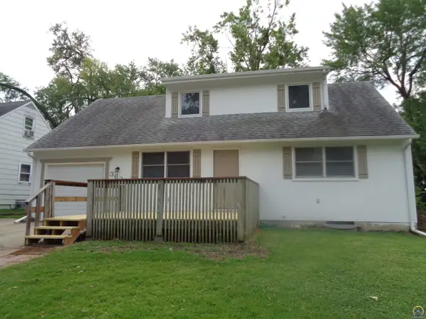 3633 SW 38th Ter, Topeka, KS 66610