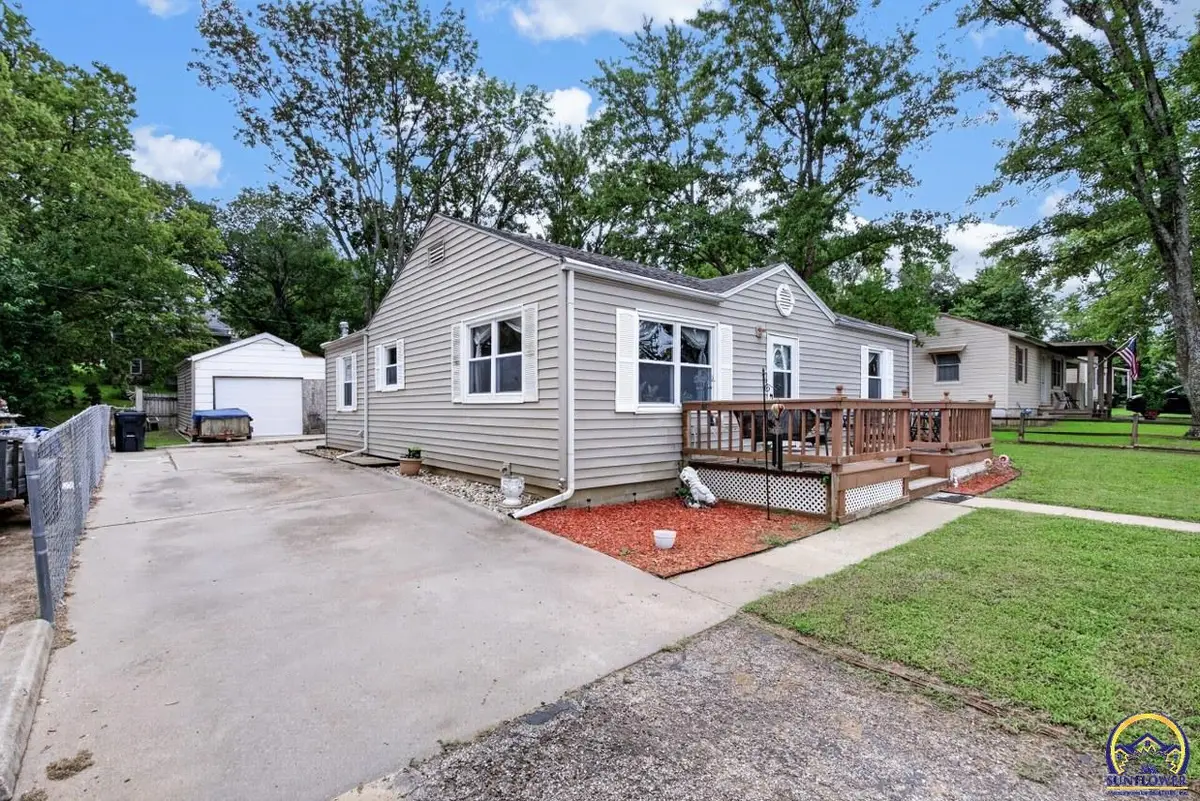 918 Forest Ave, Holton, KS 66436 - #1