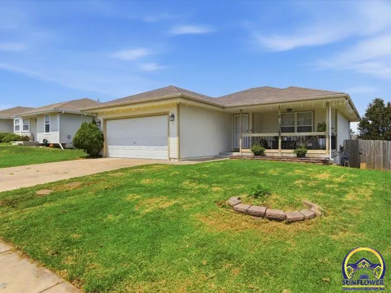 424 SE 44th St, Topeka, KS 66609 - #1