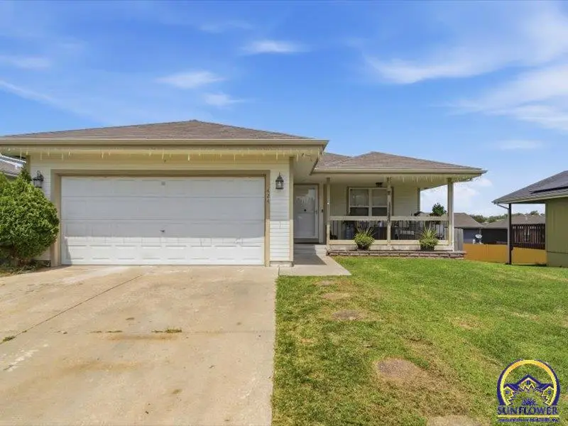 424 SE 44th St, Topeka, KS 66609 - #2