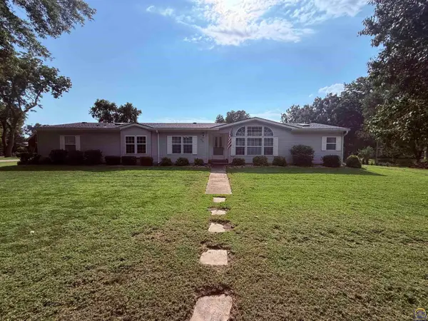 229 S Mission St, Council Grove, KS 66846