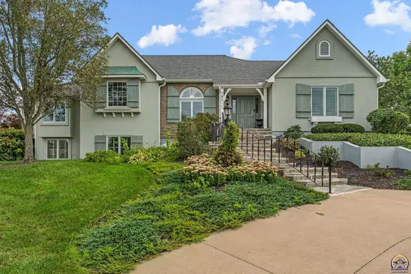 5821 SW 38th St, Topeka, KS 66610