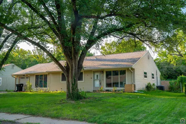 4008 SW 28th St, Topeka, KS 66614