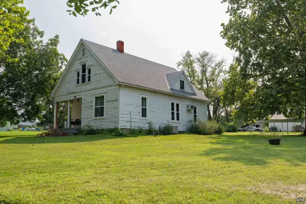 619 George St, Effingham, KS 66023
