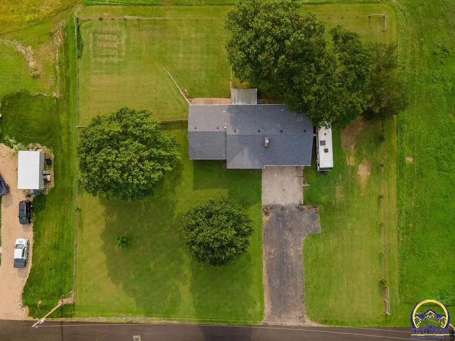 1011 Elm St, Oskaloosa, KS 66066 - #3
