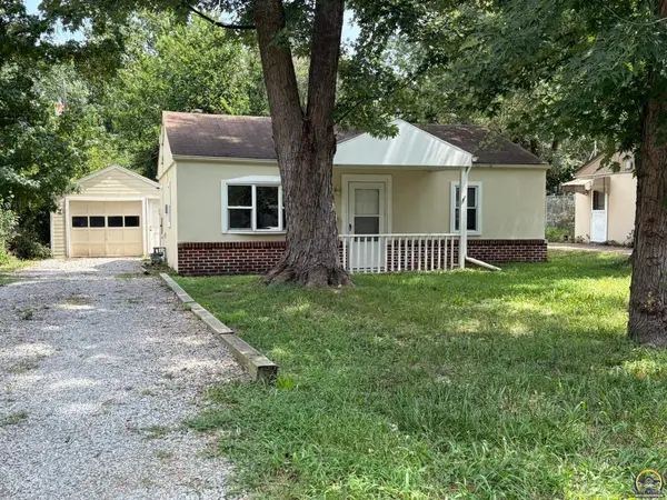 1724 SW Green Acres Ave, Topeka, KS 66604