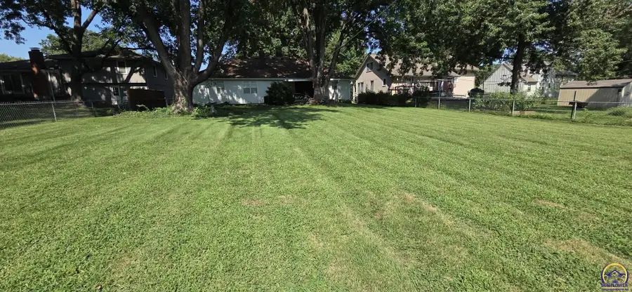 8507 W 98th St, Overland Park, KS 66212 - #2