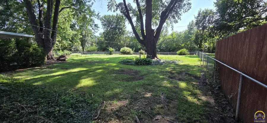 8507 W 98th St, Overland Park, KS 66212 - #3