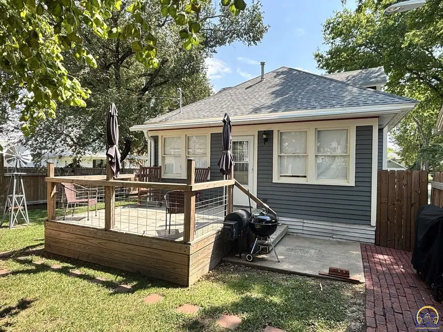 313 Cherry, Cottonwood Falls, KS 66845 - #3