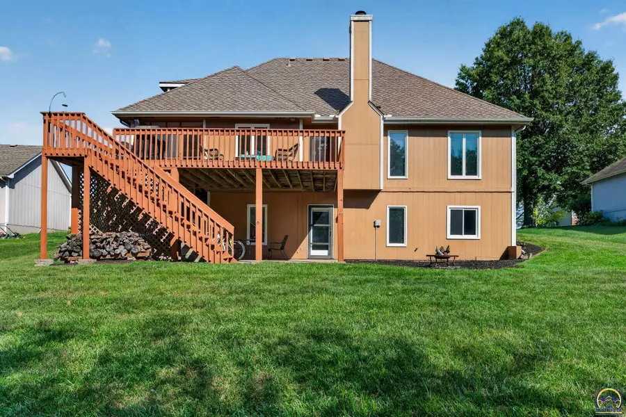 3831 SW Friar Rd, Topeka, KS 66610 - #2