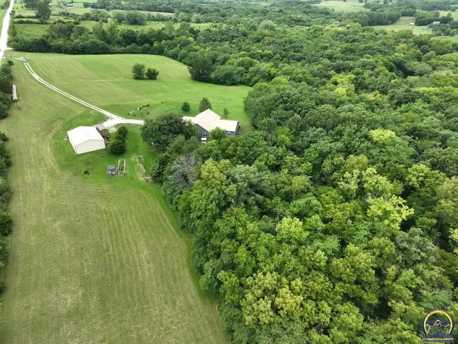 12621 Washington Rd, McLouth, KS 66054 - #3