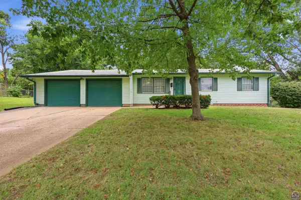 3330 SW 30th Ter, Topeka, KS 66614