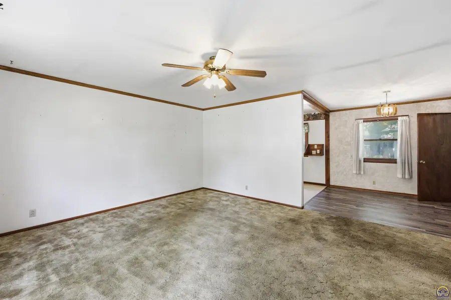 3330 SW 30th Ter, Topeka, KS 66614 - #3