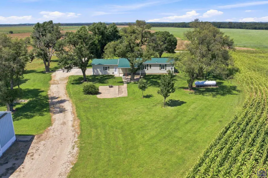 18306 Cottonwood Rd, Maple Hill, KS 66507 - #3